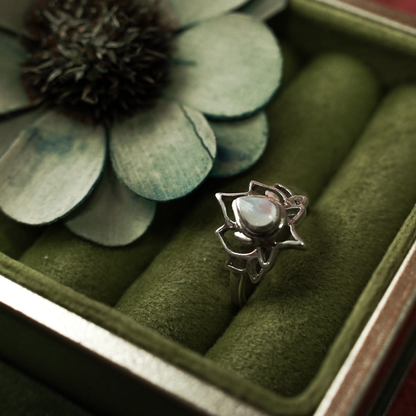 Rings Flora Gem Ring